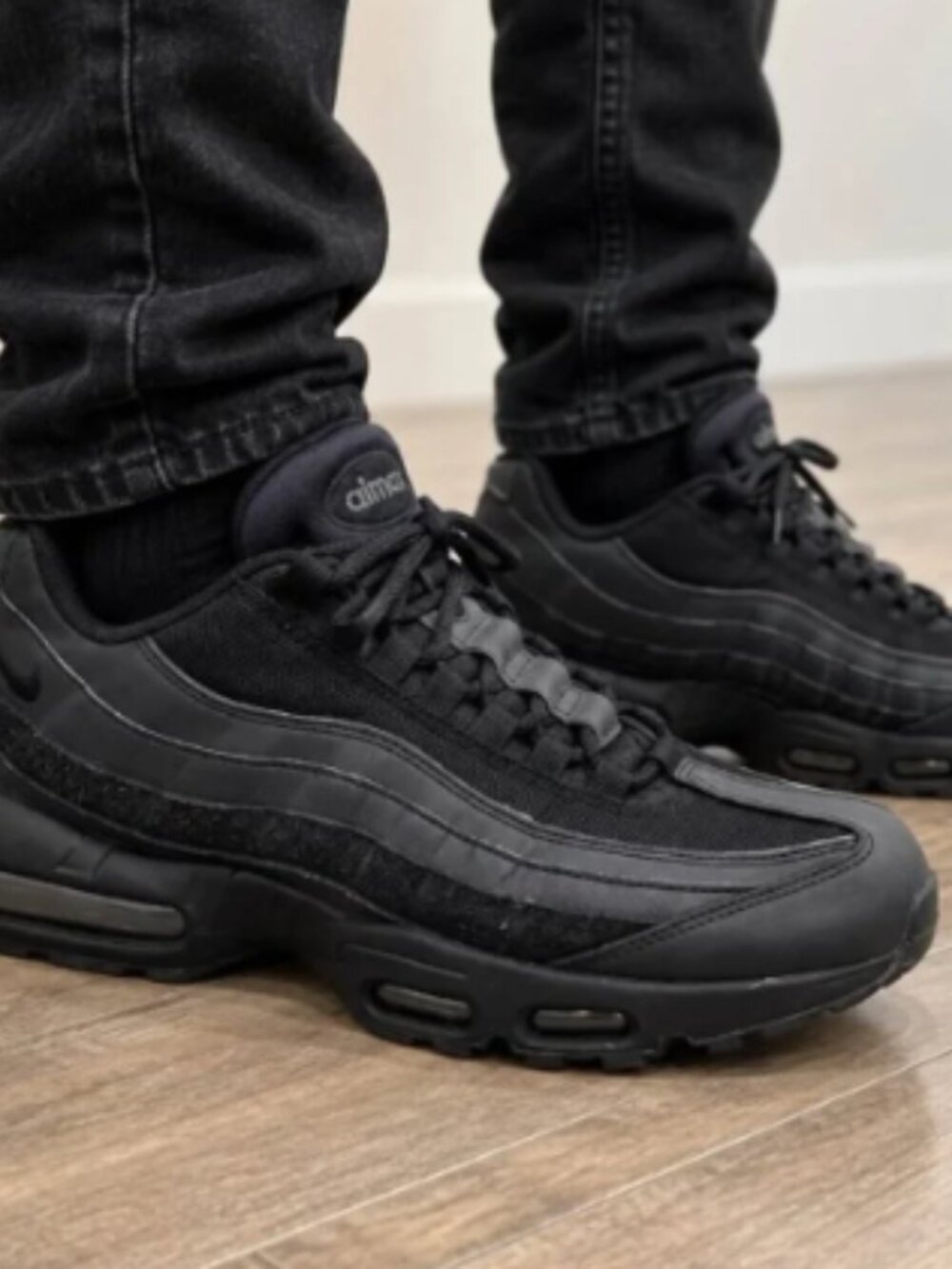 Nike Air Max 95 Essential Triple Black Men’s Size 11 CI3705-001